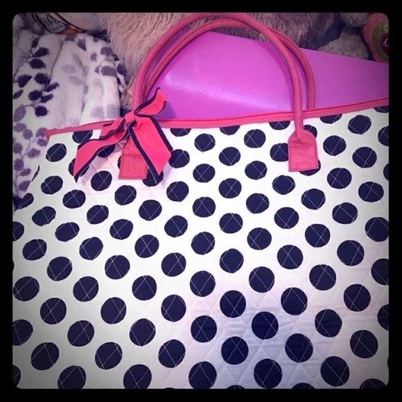BRAND NEW WITHOUT TAGS TOTE!!! - Picture 1 of 4